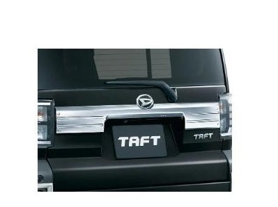 DAIHATSU TAFT　ダイハツ タフト【LA900S LA910S】　バックドアガーニッシュ【メッキ】[08400-K2318]