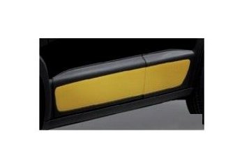 スズキ クロスビー【MN71S】　ドアスプラッシュガードパネルデセット【ラッシュイエローメタリック】[77512-76R00-ZYK/他]の通販は