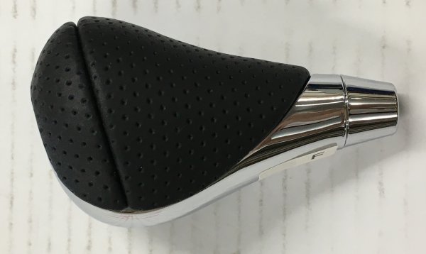 雑貨屋出品 ▽ZWR80 前期【室内ヒューズボックス】89221-28290 H28 トヨタ