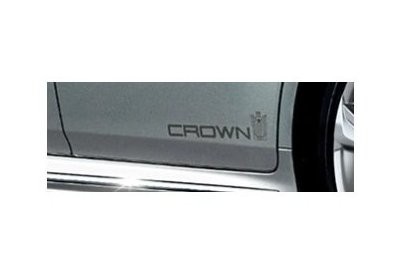 TOYOTA CROWN　トヨタ クラウン【AZSH20 AZSH21 GWS224 ARS220】　クラウンサイドエンブレム【シルバーメタリック】[08189-30030]の通販は