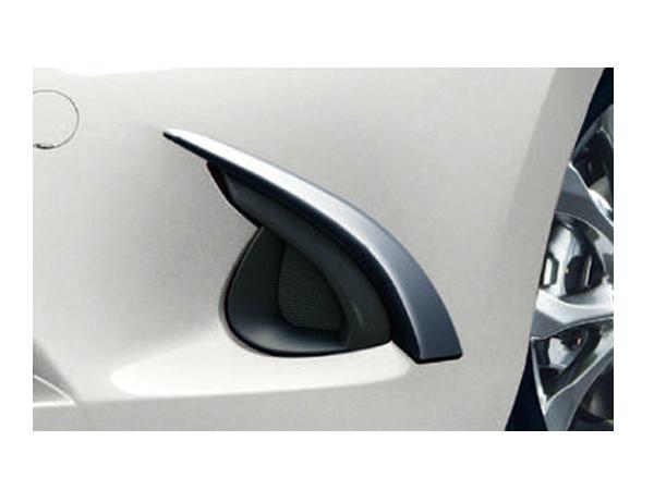 純正アクセサリー　マツダ　デミオ　DJ　H26.06〜　ケンスタイル　フォグランプガーニッシュ　メッキ　DJK1V4380の通販は