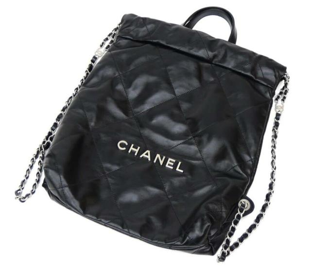 シャネル CHANEL リュックサック　ナップサック CHANEL 22 SV金具 バックパック 黒 カーフレザー 【中古】(65694) シャネル CHANEL リュックサック ナップサック CHANEL 22 SV金具