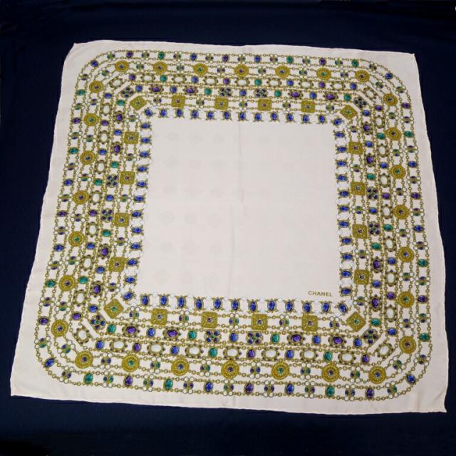 シャネル CHANEL スカーフ 宝石 ジュエリー柄 ピンク シルク100％ 【中古】(66364)