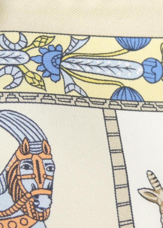 エルメス HERMES スカーフ カレ45 TORANA 塔門 象 ライトグレー シルク