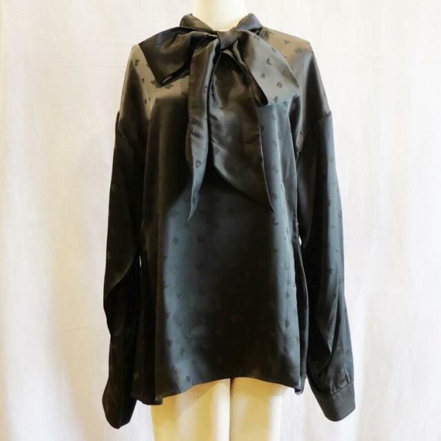 バレンシアガ BALENCIAGA ボウタイブラウス ロゴ総柄 黒 レーヨン 【中古】(70528)