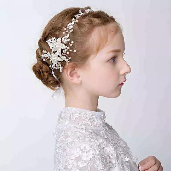 ウェデイング ブライダル 結婚式 パーティー 二次会 和服にもよく似合う 髪飾り パール ヘッドドレス 子供 花嫁 コサージュ D264の通販はau Pay マーケット Shop L Allure ショップ ラリュー