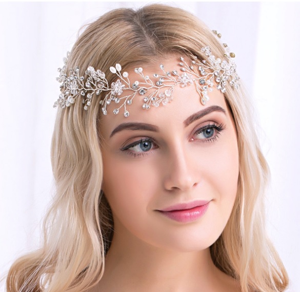 二次会 ウェデイング 結婚式 ブライダル 髪飾り パールとクリスタル ロングソフトカチューシャ 髪飾り シルバー ゴールド ヘッドドレス Bの通販はau Pay マーケット Shop L Allure ショップ ラリュー