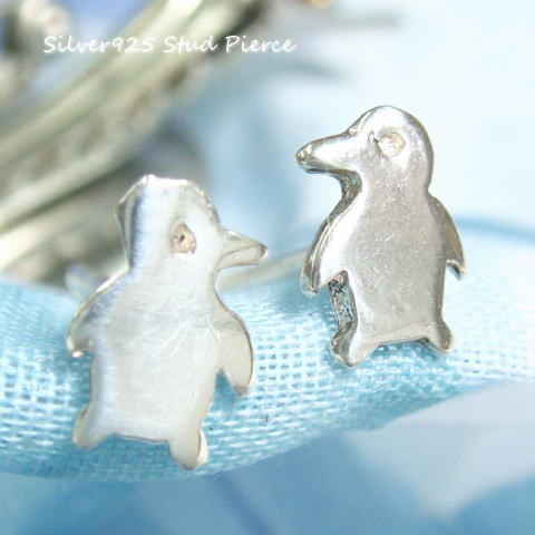 シルバーピアス 暑い夏にも負けない 涼しいペンギンピアス 可愛い ペンギン スタッドピアス レディースピアス の通販はau Pay マーケット 株式会社クリシュナ