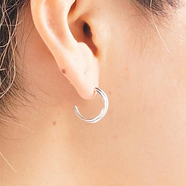 レディース ピアス シンプル シルバー925 3本ラインがねじれているg型スタッドピアス E 10 2 シルバー925 Silver925 シルバーアクセサの通販はau Pay マーケット 株式会社クリシュナ