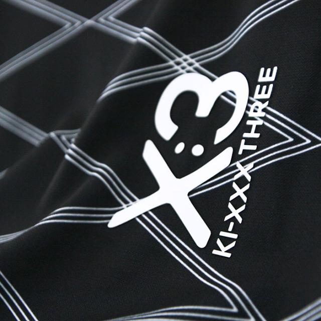 KI-XXX THREE キックスリー 総柄モックネックシャツ レディース 2025春