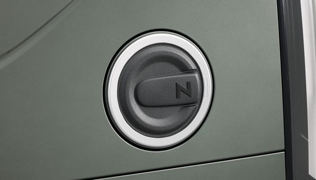HONDA ホンダ 純正 フューエルリッドガーニッシュ 08F59-39L-000 | HONDA純正 ホンダ純正 N-BOX JOY NBOX ジョイ N-BOXカスタム NBOXカスタム JF5 JF6 外装 エクステリア 給油口 ガーニッシュ フタ 蓋 ふた フューエル リッド ドレスアップ カスタム カスタマイズ 取付