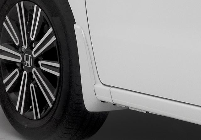 HONDA ホンダ 純正 マッドガード プレミアムクリスタルガーネット・メタリック R-578M 08P00-33F-050 | HONDA純正 ホンダ純正 FREED フリード GT1 GT3 フリードハイブリッド E:HEV GT5 GT7 泥よけ 保護 車 部品 カーパーツ 外装部品 外装パーツ 外装 自動車 カスタムの通販は