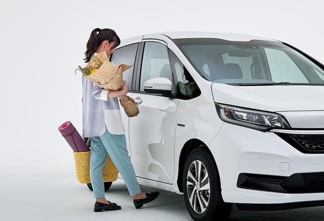 ホンダ 純正 ハンズフリースライドドア 本体 リア左側パワースライドドア用 08U49-TDK-A00  GB5 GB6 GB7 GB8  フリードプラス ｜au PAY マーケット