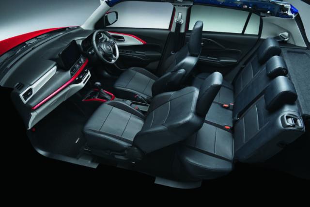 SUZUKI スズキ 純正 ドアトリムセット ZWP バーニングレッドパールメタリック 運転席側 BB7Y 99238-69T00-ZWP | SWIFT スイフト 車用品 カー用品 自動車 部品 パーツ アクセサリー 内装 カスタム ドレスアップ おしゃれ グレードアップ ボディ 車 DIY 取り付け 装飾 飾り