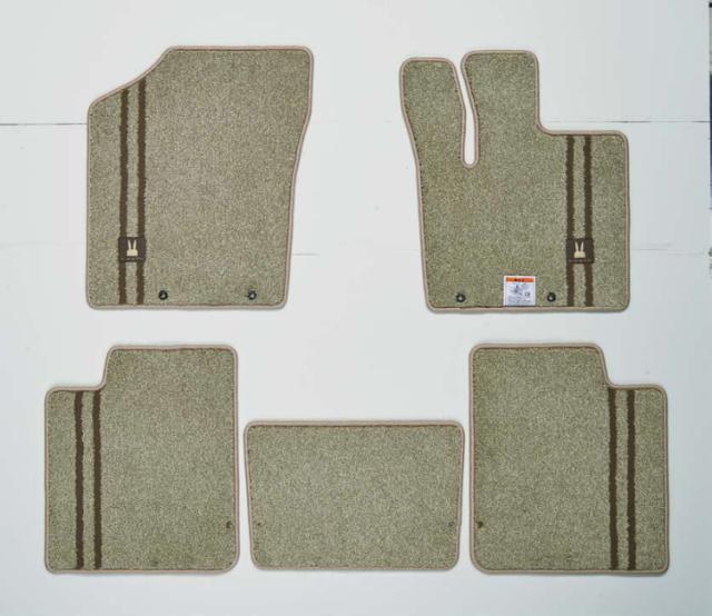 SUZUKI スズキ 純正 フロアマット（ジュータン）〈ダブルライン〉 グレージュ 4WD車用 BA3D 75901-80P30-QEZ | LAPAN ラパン 車用品 カー用品 カーパーツ 車 自動車 オプション 車内部品 車内パーツ インテリア 内装パーツ 内装部品 カスタム カスタマイズ 交換 傷付き防止