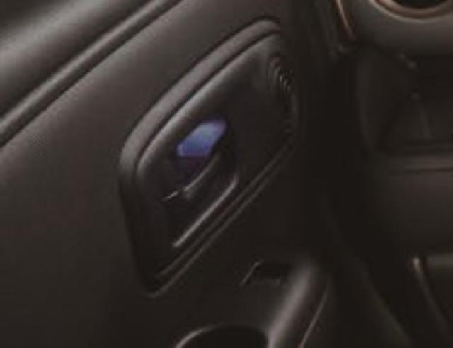 SUZUKI スズキ 純正 ドアハンドルイルミネーション ブルーLED DADJ 99213-84S30 | WAGONR SMILE ワゴンRスマイル 車用品 カー用品 自動車 部品 パーツ アクセサリー 内装 カスタム ドレスアップ おしゃれ グレードアップ 車 DIY 取り付け 装飾 飾り アクセント ワンポイント
