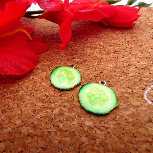 野菜チャーム きゅうり 2個セット きゅうりチャームがネックレスにも 野菜チャーム ゴールド 金 きゅうり ネックレス ベジタブル の通販はau Pay マーケット ａｎｇｉｅ ｓｅｌｅｃｔ ｓｔｙｌｅ