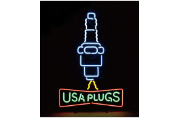 【アメリカン雑貨】ネオンサイン【USA PLUGS】【ネオンチューブ】【ネオンライト】【電飾】【看板】【アメリカ雑貨】【ライト】【ブリキ看板】【インテリア】【店舗】【USA】【ガレージ】【カフェ】【かわいい】【おしゃれ】の通販は