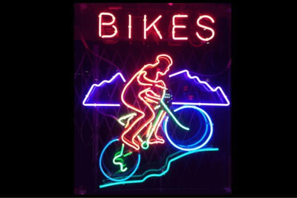 ネオン Bikes バイク 自転車 じてんしゃ イラスト アイコン ネオンライト 電飾 Led ライト サイン Neの通販はau Pay マーケット ワールドショップ