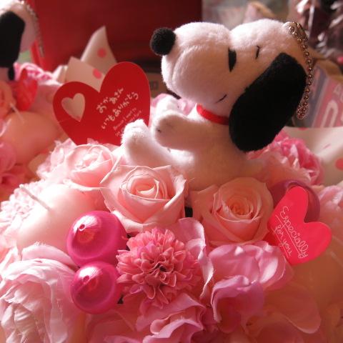 スヌーピー フラワーギフト プリザーブドフラワー スヌーピーストラップ ケース付き スヌーピーカラーはおまかせ の通販はau Pay マーケット フラワーガーデンリーブス