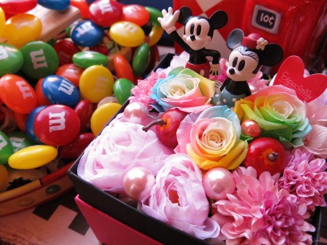 ホワイトデー お返し ディズニー 花 箱開けてスマイル ボックス入り レインボーローズ プリザーブドフラワー ノーマル ミッキーの通販はau Pay マーケット フラワーガーデンリーブス