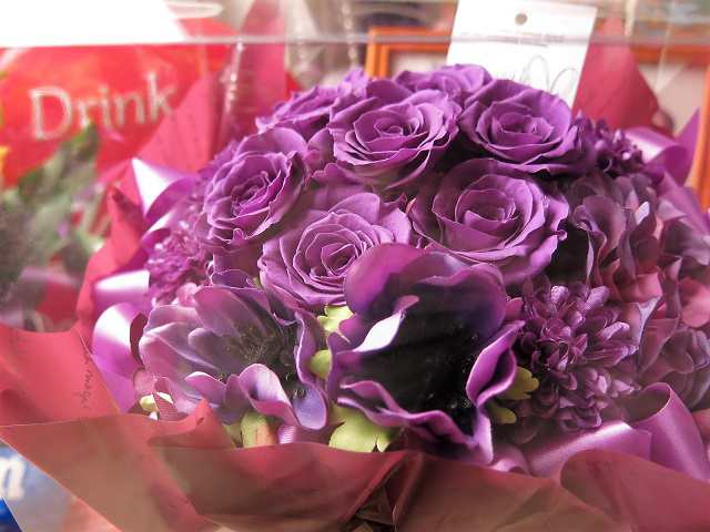 古希祝い プレゼント 花束 枯れない 紫バラ プリザーブドフラワー入り ケース付き 紫バラいっぱい　プリザーブドフラワー 70歳 お祝い