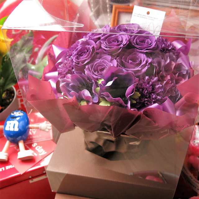 古希祝い プレゼント 花束 枯れない 紫バラ プリザーブドフラワー入り ケース付き 紫バラいっぱい プリザーブドフラワー 70歳 お祝いの通販はau Pay マーケット フラワーガーデンリーブス