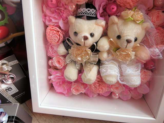 プリザーブドフラワー 結婚祝い  壁掛け ウェデイング くまちゃん  ぬいぐるみ 花 【Ｌ】  結婚祝いプレゼント・記念日の通販は