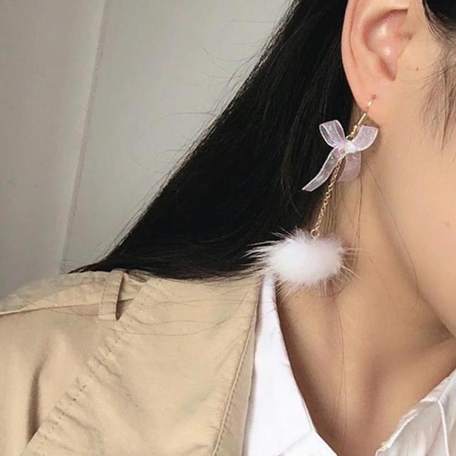 リボンファーステンレスピアス/1個販売 片耳販売 冬のピアス ミンク