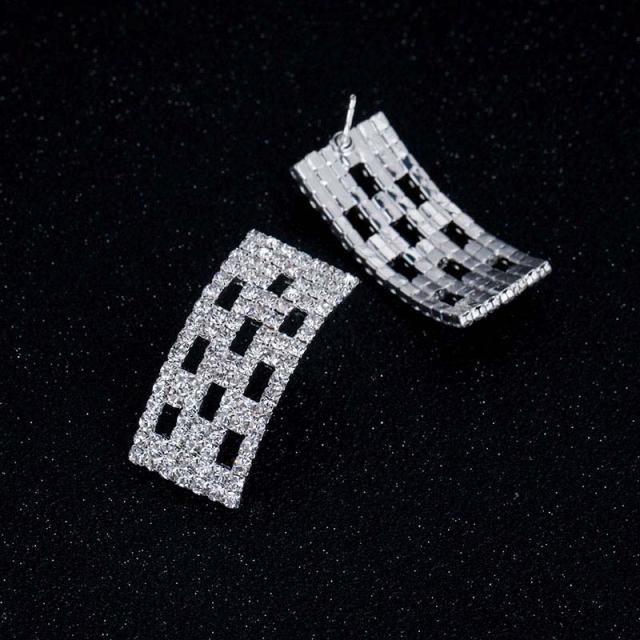 パベクリスタルブライダルジュエリーセット（ピアス＆ネックレス） 首飾り チョーカー レディース 結婚式 パーティ 20G 20ゲージ ラインストーン ジルコニア キャバクラ 披露宴 ドレス プレゼント ウエディング コスプレ 衣装 発表会 石畳 キラキラ ウェディング 記念写真_7