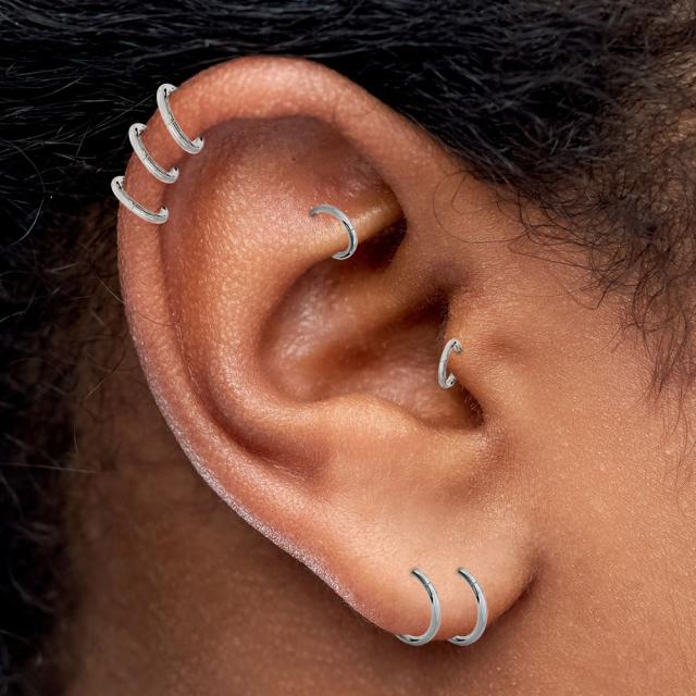 本物 PT950 ボディピアス 16G] プラチナ950・セグメントクリッカー 16