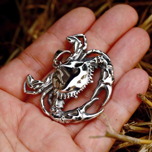 【珍しい！】カニさんモルダバイト ペンダントトップ 珍しい！】カニさんモルダバイト ペンダントトップ