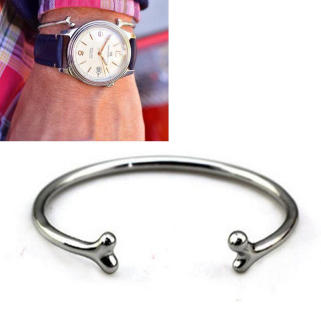 スカルボーンステンレスバングル 骨 ガイコツ 骸骨 おもしろ 面白い 個性的 細身 腕輪 サージカルステンレス316L アームレット 男性 高級 メンズ レディース 二の腕 金属アレルギー ステンレスアクセサリー 手首 ステンレスブレスレット ペア プレゼント 仮装 ハロウィーンの通販は