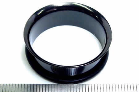 [ 26mm 黒色 ホールピアス ] ブラック シングルフレア ボディピアス 26.0mm サージカルステンレス316L 金属アレルギー メンズ レディース 拡張 ファースト セカンド ホールトゥピアス ゴムキャッチ ラバーキャッチ 片側 広い 大きい ビッグ ラージ ホール 耳 男子人気 インチ