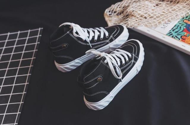 スニーカー レディース ハイカット 靴 カジュアル ハイカットスニーカー 白 黒の通販はau Pay マーケット Deris