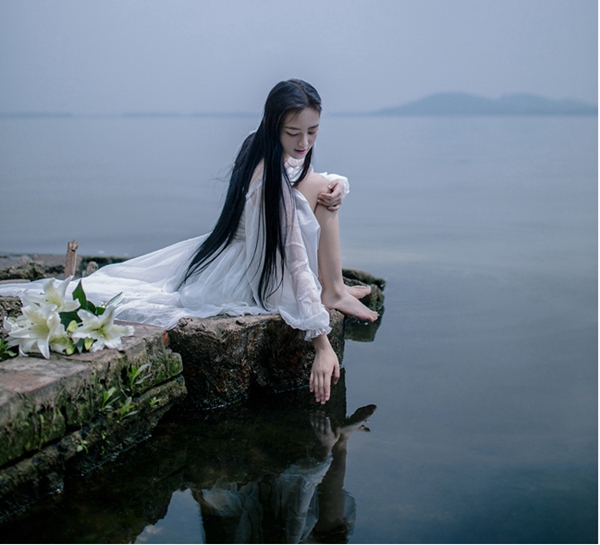 白ワンピース マキシワンピース 長袖 ロング シフォン リゾートワンピ 無地 カジュアル 旅行 海デート二次会 優雅の通販はau Pay マーケット ライサ