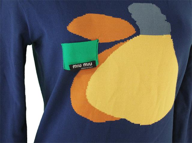 【BIGお買い物ラリー★30%OFFセール中】ミュウミュウ MIUMIU ニットフルーツモチーフ ♯42サイズ ラウンドネック ネイビー イエロー オレンジ系 レディース 中古 ミュウミュウ MIUMIU ニットフルーツモチーフ ♯42サイズ ラウンド