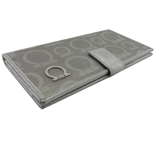 サルヴァトーレフェラガモ Salvatore Ferragamo 長財布ガンチーニ