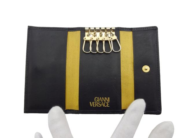 ジャンニ・ヴェルサーチ Gianni Versace キーケースバロック柄