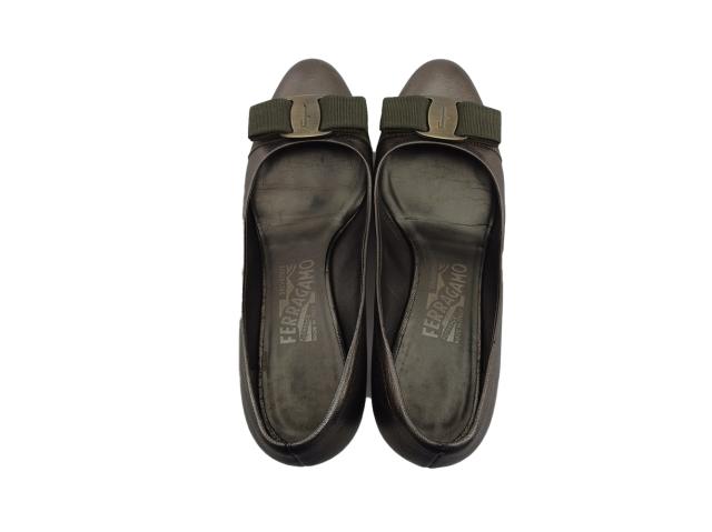 【GWタイムセール】サルヴァトーレフェラガモ Salvatore Ferragamo パンプスヴァラリボン ♯6D ラウンドトゥ ブロンズ レディース 中古_1