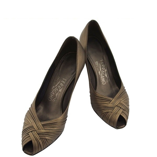 【BIGお買い物ラリー★30%OFFセール中】サルヴァトーレフェラガモ Salvatore Ferragamo パンプス ゴールド レディース 中古