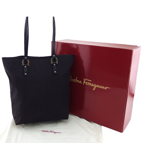 n*P様 Salvatore Ferragamo トートバッグ ガンチーニ キャ ガンチーニ トートバッグ(M) - ウィメンズ | Ferragamo