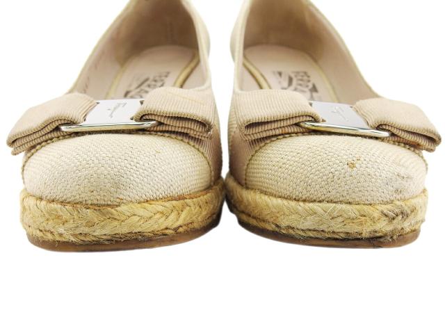 【ウィンターSALE★30%OFF】サルヴァトーレフェラガモ Salvatore Ferragamo パンプス ベージュ×シルバー レディース 中古