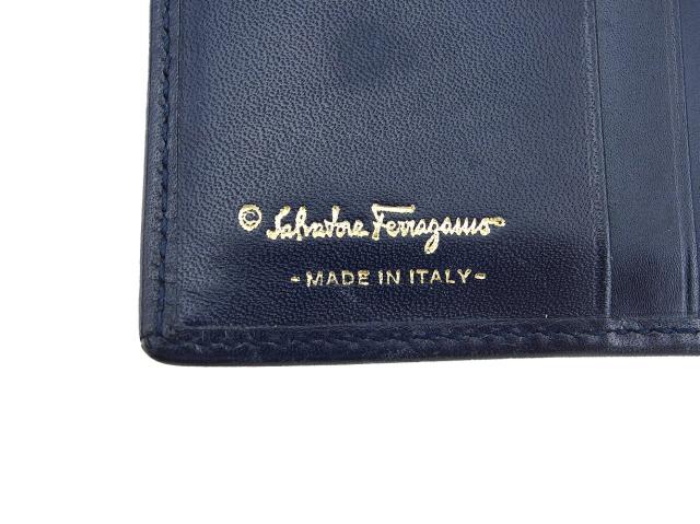 【30％OFF★土日ひと休み大売り出し】サルヴァトーレフェラガモ Salvatore Ferragamo 二つ折り紙入れガンチーニ Midnight レディース 中古