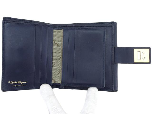 【30％OFF★土日ひと休み大売り出し】サルヴァトーレフェラガモ Salvatore Ferragamo 二つ折り紙入れガンチーニ Midnight レディース 中古