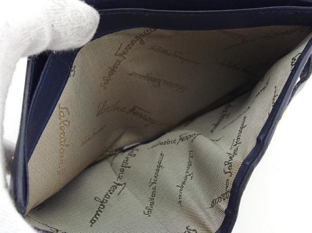 【30％OFF★土日ひと休み大売り出し】サルヴァトーレフェラガモ Salvatore Ferragamo 二つ折り紙入れガンチーニ Midnight レディース 中古