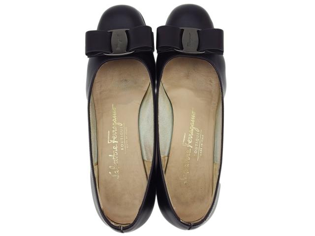 サルヴァトーレフェラガモ Salvatore Ferragamo パンプス ヴァラ