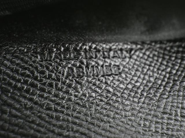 ブルガリ BVLGARI 二つ折り財布クラシコ ロゴボタン ブラック