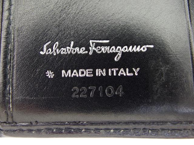 サルヴァトーレフェラガモ Salvatore Ferragamo 二つ折り財布ヴァラ ブラック レディース 中古_9