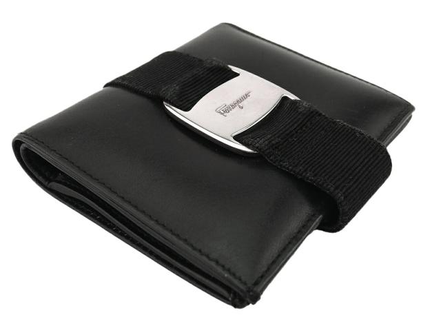 サルヴァトーレフェラガモ Salvatore Ferragamo 二つ折り財布ヴァラ ブラック レディース 中古_3